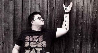 B-Joey daroval manželke pod stromček romantickú baladu Listening