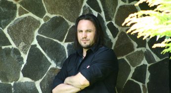 Róbert Mikla vydáva zbierku básní