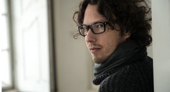 SLOVENSKÝ SPEVÁK PETER ARISTONE VYHRAL SO SLOVENSKÝM KLIPOM GOLD NAJVYŠŠIU ROTÁCIU V AMERICKEJ MTV U!