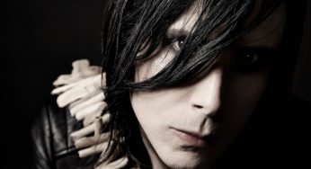 STRHUJÚCI A PODMANIVÝ CHRIS CORNER ALIAS IAM{X} VYDÁVA SINGEL NORTH STAR