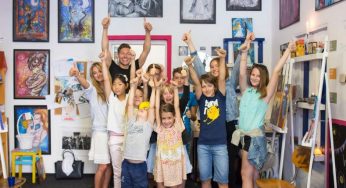 Thomas Puskailer s manželkou Abbie zorganizovali umelecko-jazykový tábor pre deti!