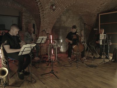 Album 10 Simple Melodies klarinetistu Branislava Dugoviča zaznel v unikátnom online koncerte