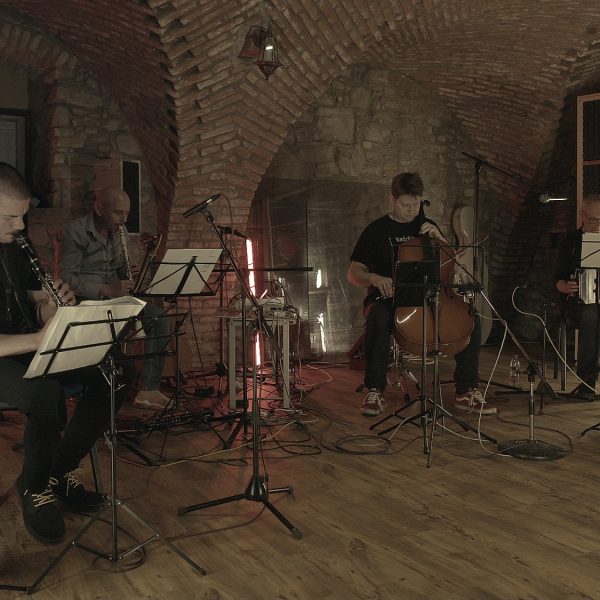 Album 10 Simple Melodies klarinetistu Branislava Dugoviča zaznel v unikátnom online koncerte