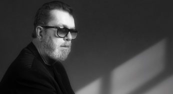 Richard Müller zverejnil lyrics video k piesni Všetko je po starom, ktorou avizuje nový album Čierna labuť biela vrana