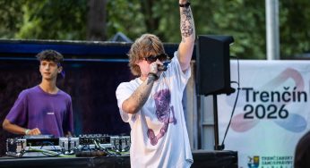 Štartuje festival Garáž 2023: Násťroční nie sú žánrovo vyhranení, počúvajú všetko a chodia vo veľkom na koncerty, zhodujú sa Mišo Berezňák a Táňa Lehocká